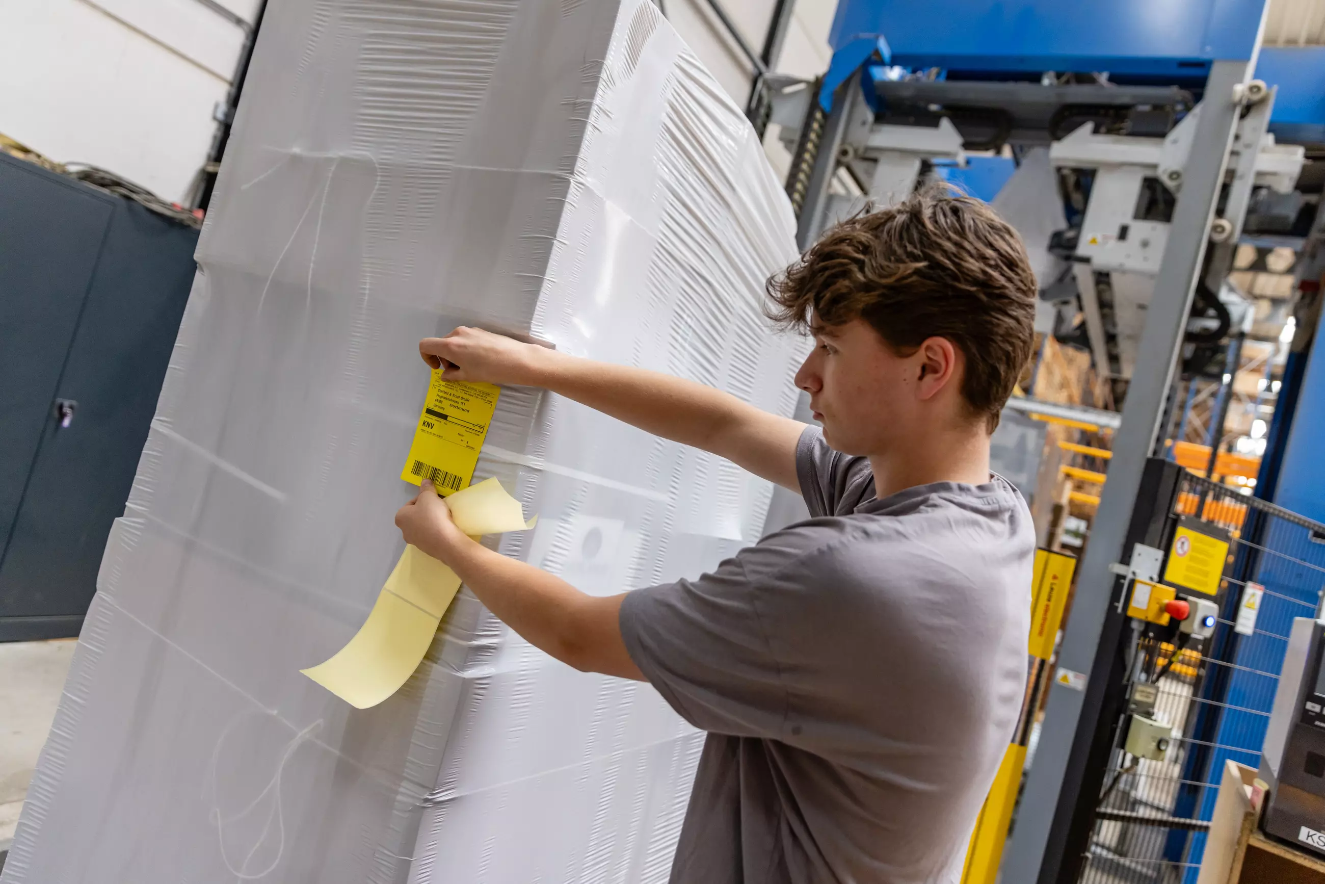 Wat doet een assemblagemedewerker, wat is je gemiddelde salaris en hoe ziet je werkdag eruit? Kom alles te weten over de functie assemblagemedewerker.