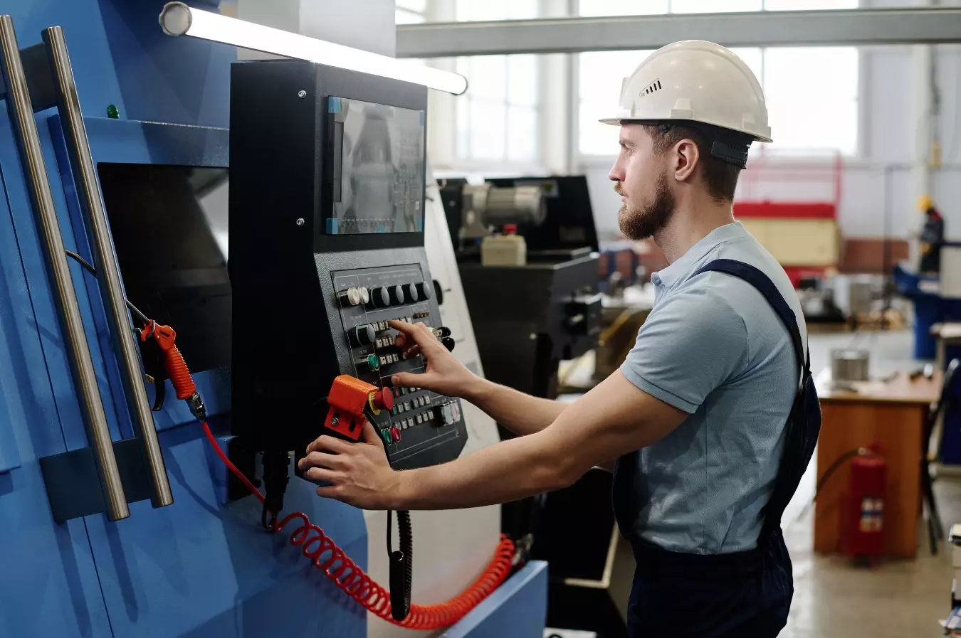 Wat doet een CNC-draaier, wat is je gemiddelde salaris en hoe ziet je werkdag eruit?